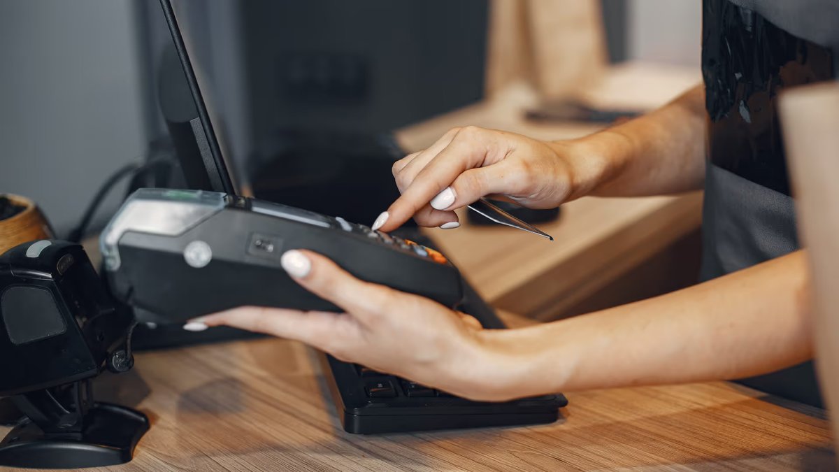 Yazar Kasa POS (ÖKC) Zorunluluğu: Kimler Muaf, Kimler Kullanmak Zorunda?